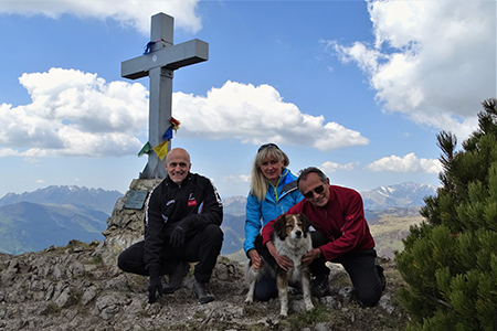 Monte Cancervo ad anello dalla Pianca sui sentieri CAI 102-130-131 il 1 maggio 2019 - FOTOGALLERY